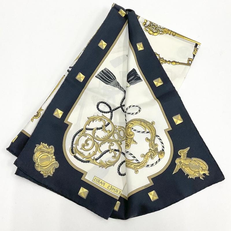 HERMES】エルメス カレ90 大判スカーフ LES CLES 鍵柄 ホワイト  