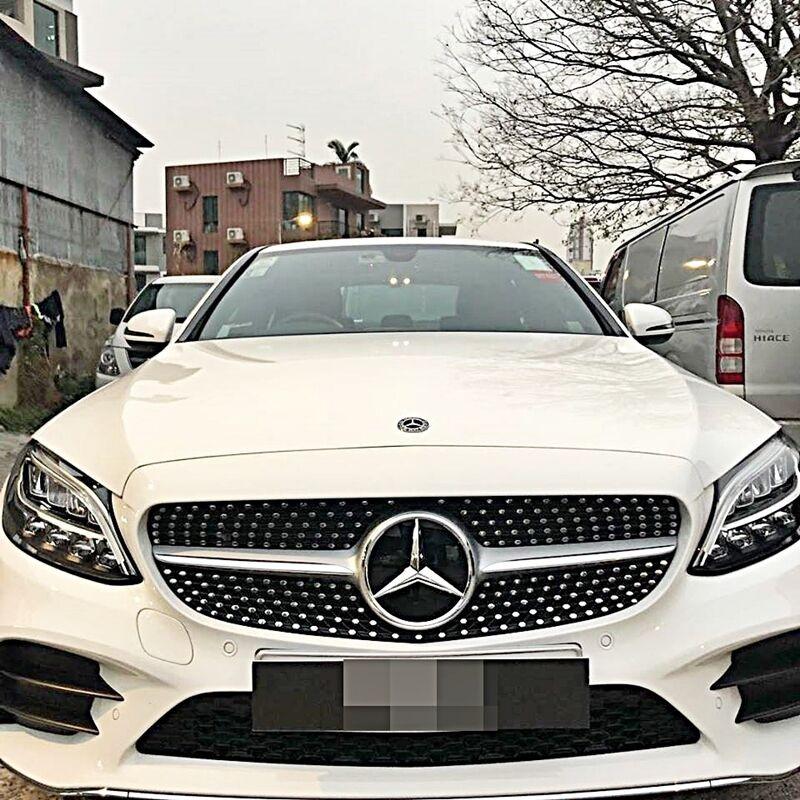 メルセデス ベンツ ｃクラス W5 4ドアセダン 右ハンドル車のみ 立体 フロアマット カーマット 6色 1台分 3枚 平成26年7月 黒 赤 灰 白 青 茶 3dマット Benzcclass3d カーマット フロアマット専門店r S 通販 Yahoo ショッピング