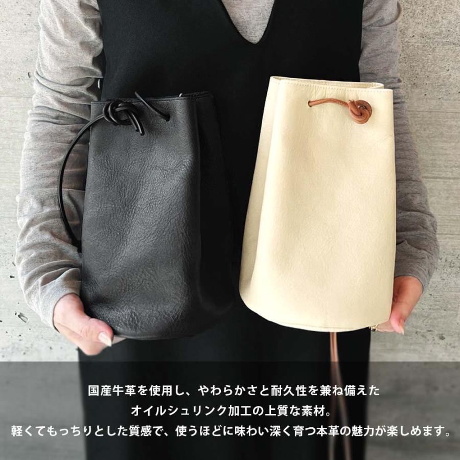 新品★3.2万　上質イタリア製　羊革　レザー　巾着バッグ 上質イタリアンレザーのバケットバッグ ブラック ◇リバーシブル巾着袋