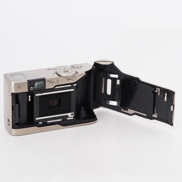 【お値下げしました】フィルム5本付き　TC-1 コンパクトフィルムカメラ お値下げしました】フィルム5本付きTC-1 コンパクトフィルムカメラ