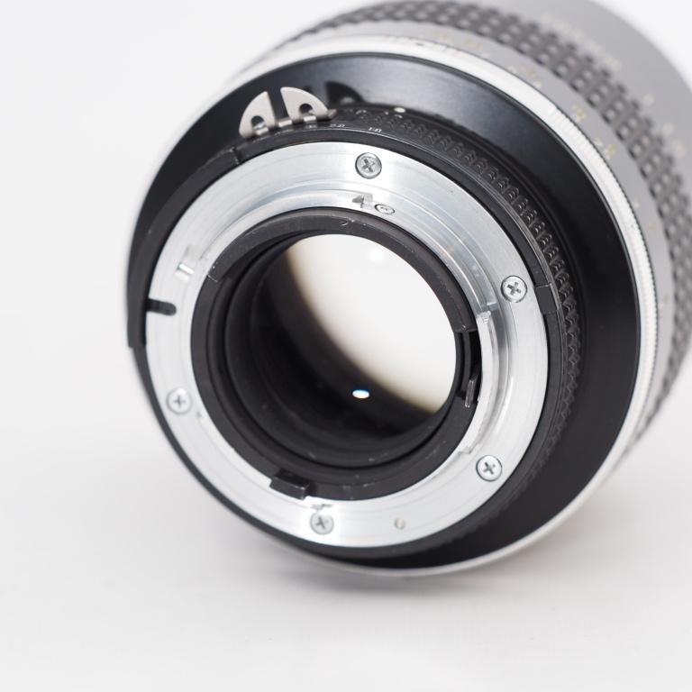 Nikon Ai-s 105mm f1.8 ニコン NIKKOR 単焦点 MF ニコン レンズ #12960 |  | 05