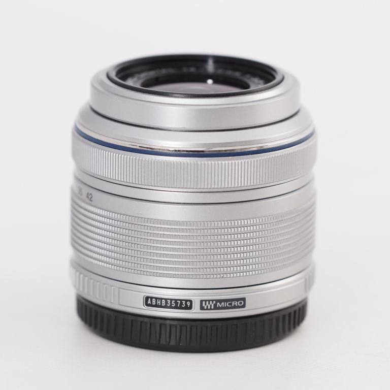 OLYMPUS オリンパス 標準ズームレンズ M.ZUIKO DIGITAL 14-42mm F3.5-5.6 II R シルバー #13472 |  | 03