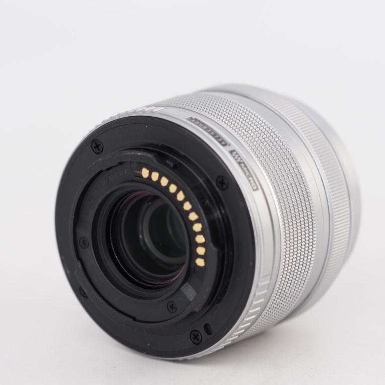 OLYMPUS オリンパス 標準ズームレンズ M.ZUIKO DIGITAL 14-42mm F3.5-5.6 II R シルバー #13472 |  | 05
