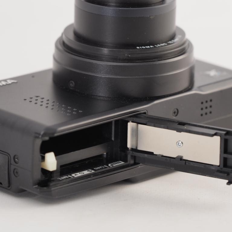 SIGMA シグマ デジタルカメラ DP1 APS-Cセンサー Foveon X3センサー