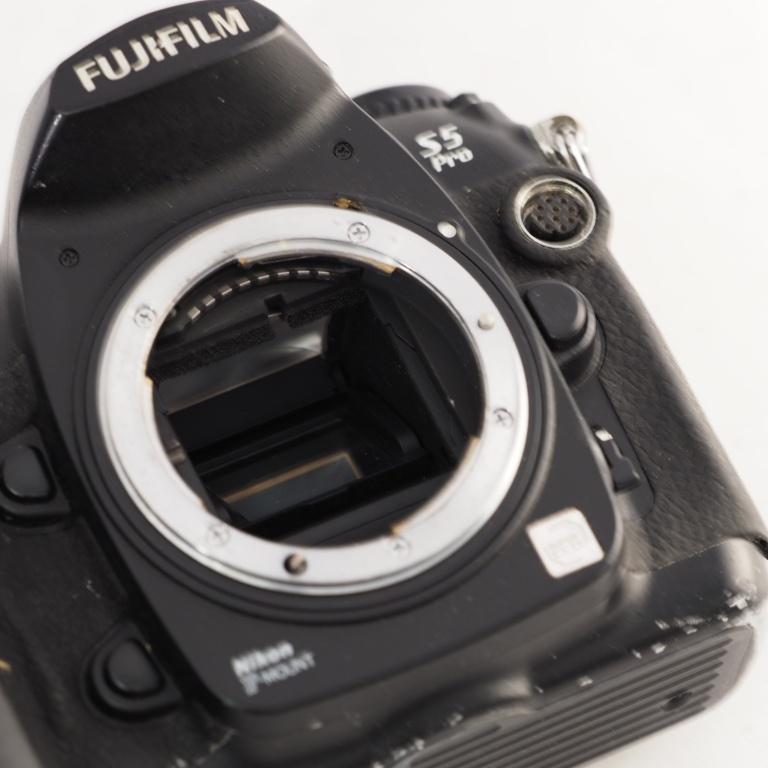 FUJIFILM フジフイルム デジタル一眼レフカメラ FinePix (ファインピックス) S5 Pro FX-S5P #13559 |  | 08