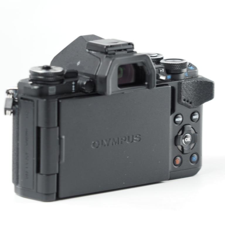 OLYMPUS ミラーレス一眼カメラ OM-D E-M5 MarkII ボディ ブラック E-M5 MarkIIBody BLK #14136 |  | 03
