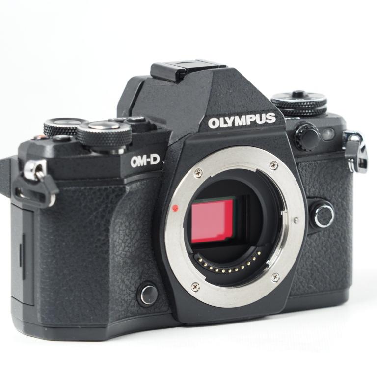 OLYMPUS ミラーレス一眼カメラ OM-D E-M5 MarkII ボディ ブラック E-M5 MarkIIBody BLK #14136 |  | 05