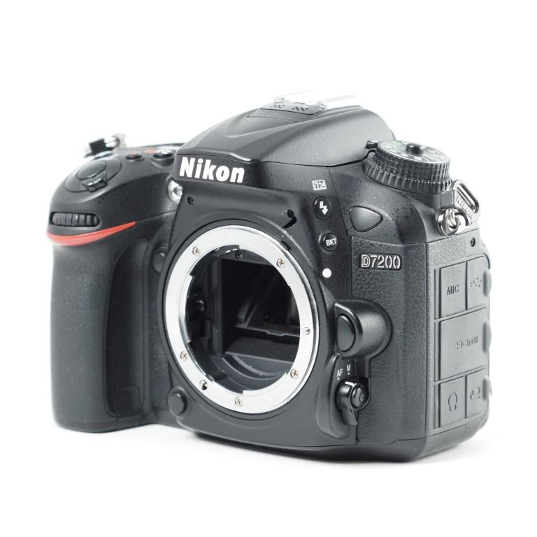 Nikon ニコン デジタル一眼レフカメラ D7200 ボディ #14182 : カメラ