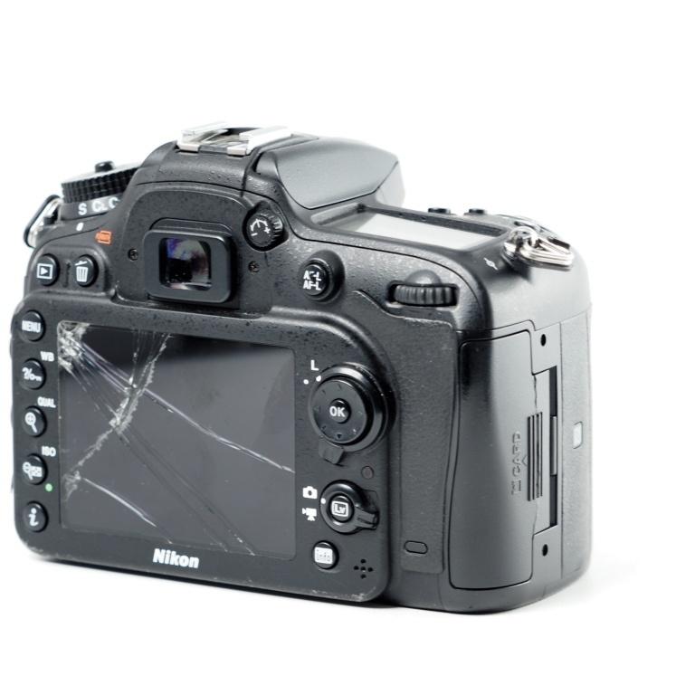 Nikon ニコン デジタル一眼レフカメラ D7200 ボディ #14182 : カメラ