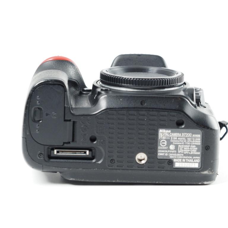 Nikon ニコン デジタル一眼レフカメラ D7200 ボディ #14182 : カメラ