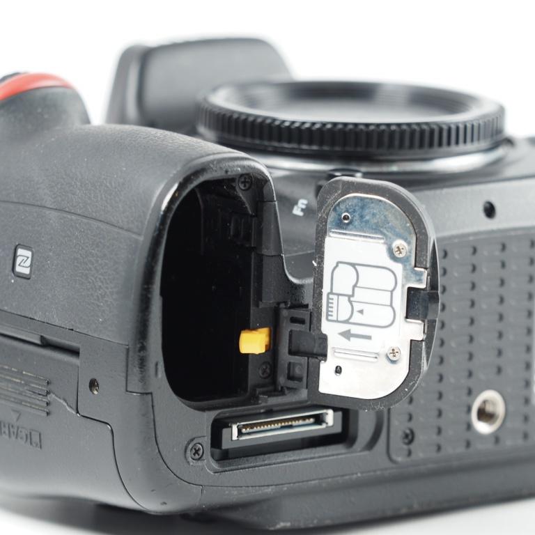 Nikon ニコン デジタル一眼レフカメラ D7200 ボディ #14182 : カメラ