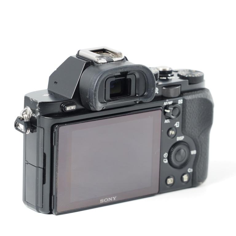 中古】 《良品》 SONY α7II レンズキット ILCE-7M2K