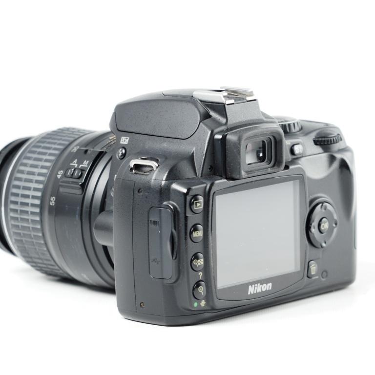 Nikon ニコン デジタル一眼レフカメラ D40 レンズキット ブラック