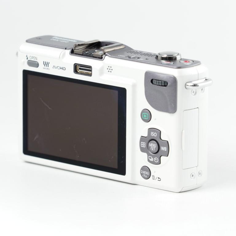 カメラ 【Panasonic パナソニック LUMIX DMC-GF2 ボディ ホワイト