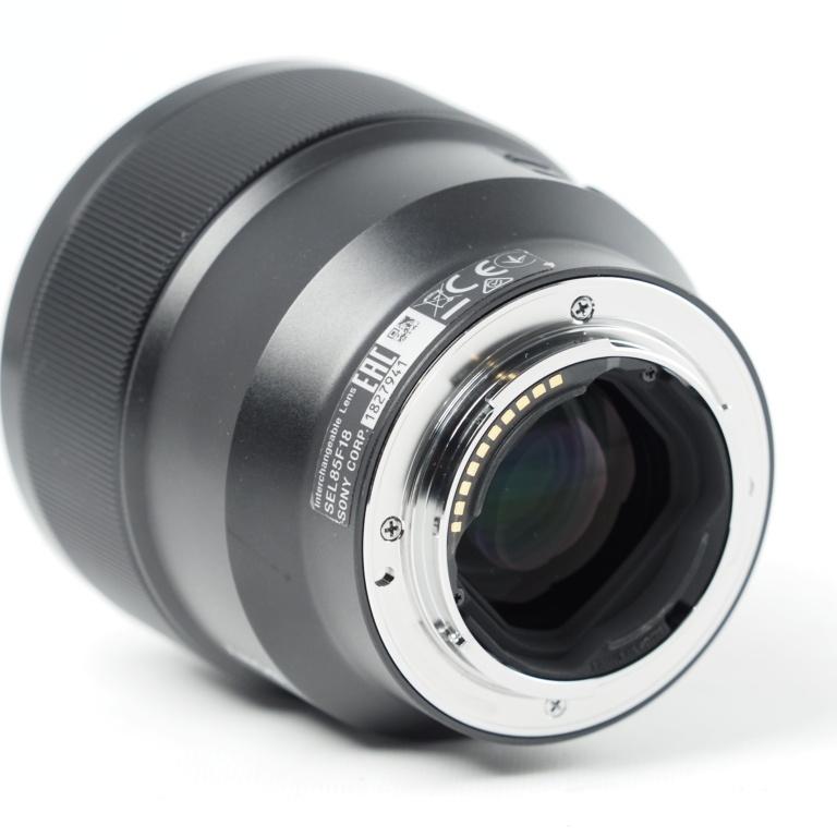 SONY FE 85mm F1.8 SEL85F18 デジタル一眼カメラ ソニーEマウント用 中 