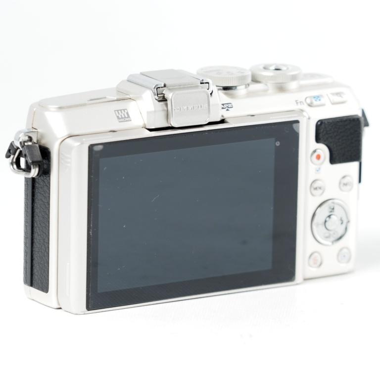 OLYMPUS PEN E-PL7 ボディ シルバー ミラーレス一眼 BODY SLV #14464