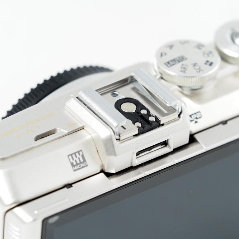 OLYMPUS PEN E-PL7 ボディ シルバー ミラーレス一眼 BODY SLV #14464