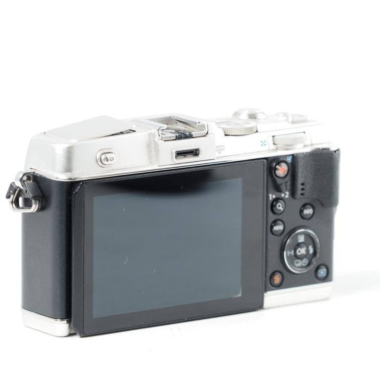 OLYMPUS ミラーレス一眼 PEN E-P5 ボディ シルバー オリンパス EP5 BODY SLV #14646 |  | 02