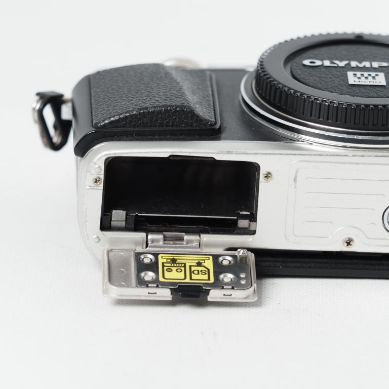 OLYMPUS ミラーレス一眼 PEN E-P5 ボディ シルバー オリンパス EP5 BODY SLV #14646 |  | 07