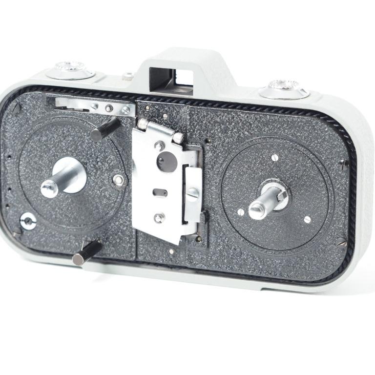 ZEISS IKON MOVIKON 8 Movitar 1:1.9 f=10mm 純正レザーケース ファインダー その他付属品付き #14726 |  | 10