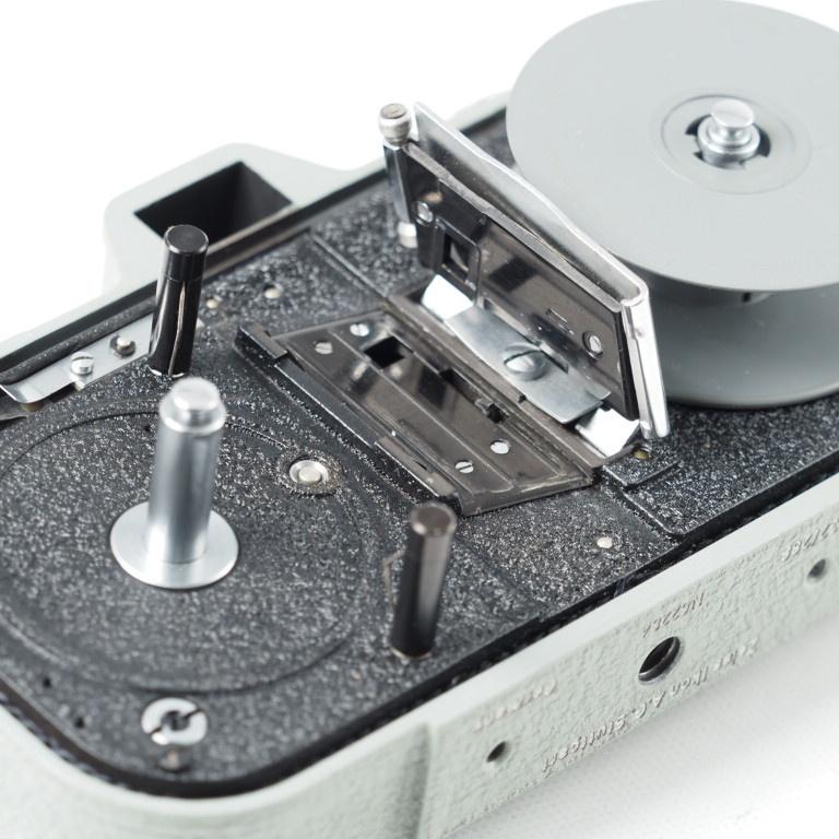 ZEISS IKON MOVIKON 8 Movitar 1:1.9 f=10mm 純正レザーケース ファインダー その他付属品付き #14726 |  | 11