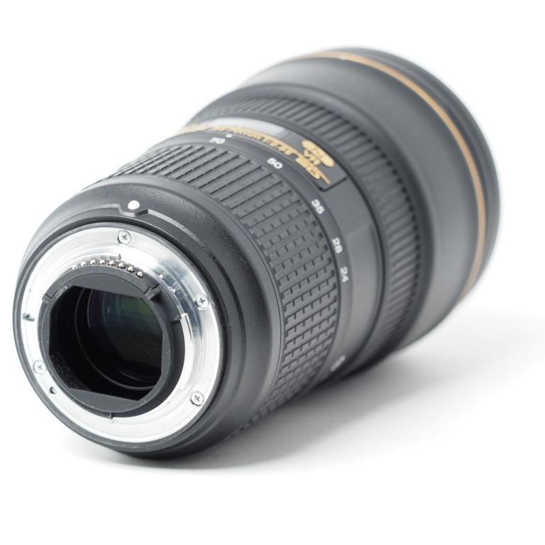 Nikon AF-S NIKKOR 24-70mm f2.8E ED VR Fマウント #15418 |  | 05