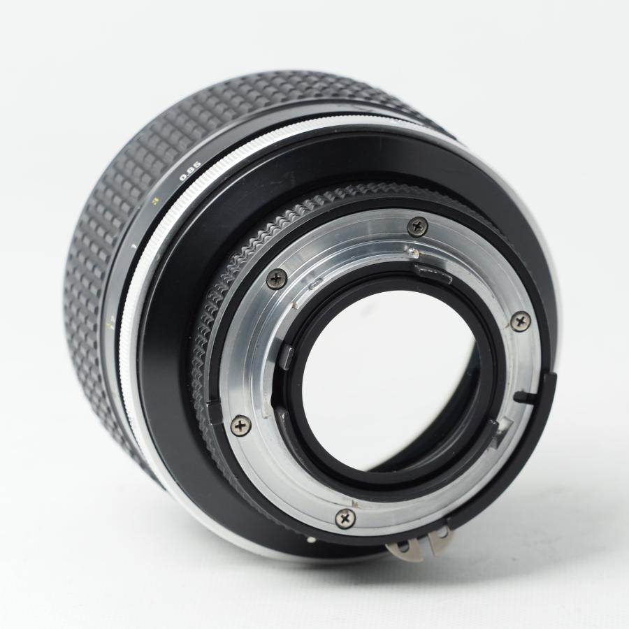 Nikon Ai-s NIKKOR 85mm F1.4 Fマウント #15926 |  | 04