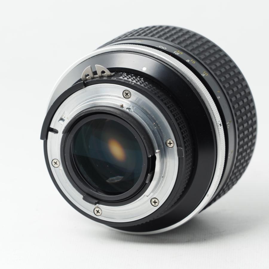 Nikon Ai-s NIKKOR 85mm F1.4 Fマウント #15926 |  | 05