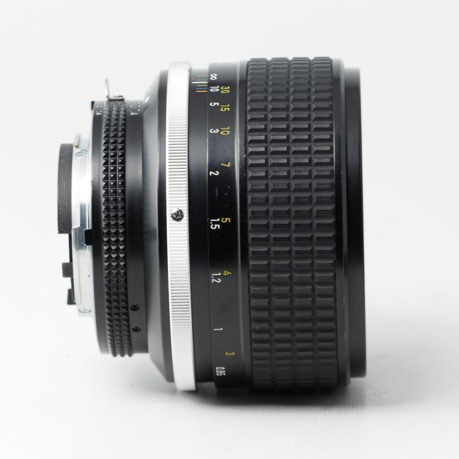 Nikon Ai-s NIKKOR 85mm F1.4 Fマウント #15926 |  | 06