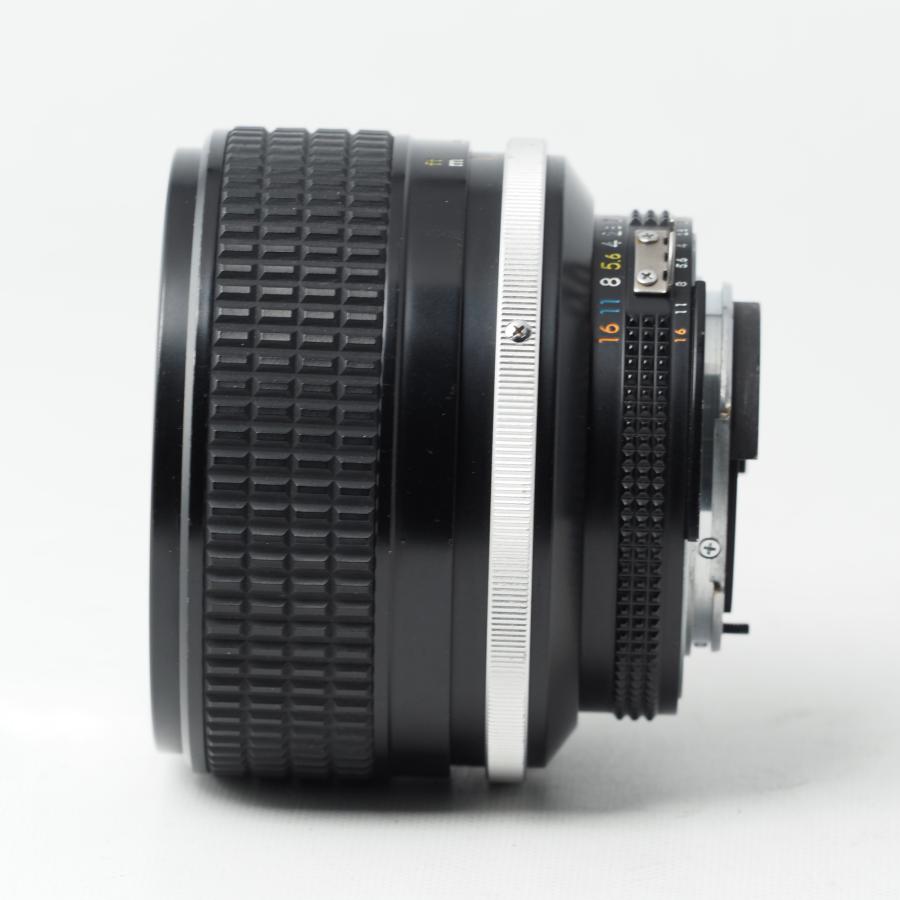 Nikon Ai-s NIKKOR 85mm F1.4 Fマウント #15926 |  | 07