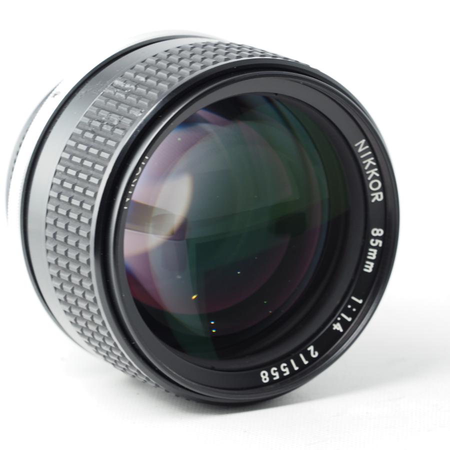 Nikon Ai-s NIKKOR 85mm F1.4 Fマウント #15926 |  | 08