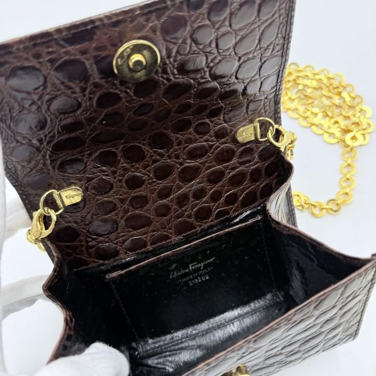 Salvatore Ferragamo（サルヴァトーレフェラガモ）ヴァラリボン ミニ