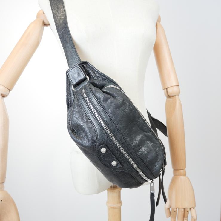 バレンシアガ■レザークロスボディバッグ ショルダーバッグ クラシック ネオリフト BALENCIAGA（バレンシアガ） クラシック ネオリフト ボディバッグ