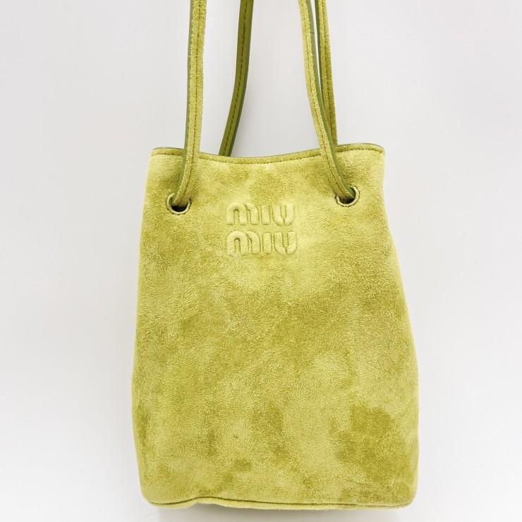 miumiu グリーン スエード ショルダーバッグ miu miu（ミュウミュウ） MIU MIU（ミュウミュウ）ロゴ 巾着ショルダー