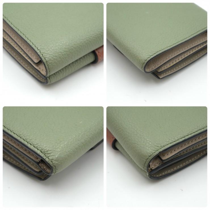 ☆美品☆ロエベ バーティカルウォレット 三つ折り財布 アナグラム スモール 緑 LOEWE（ロエベ） アナグラム スモール バーティカル ウォレット 三