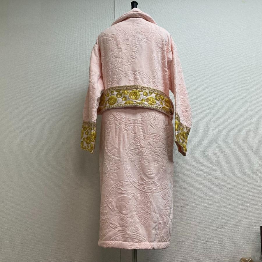 VERSACE ヴェルサーチ バスローブ メドゥーサ アンプリファイド ロゴガウン ルームウェア コットン ピンク メンズ【中古】未使用 |  | 01