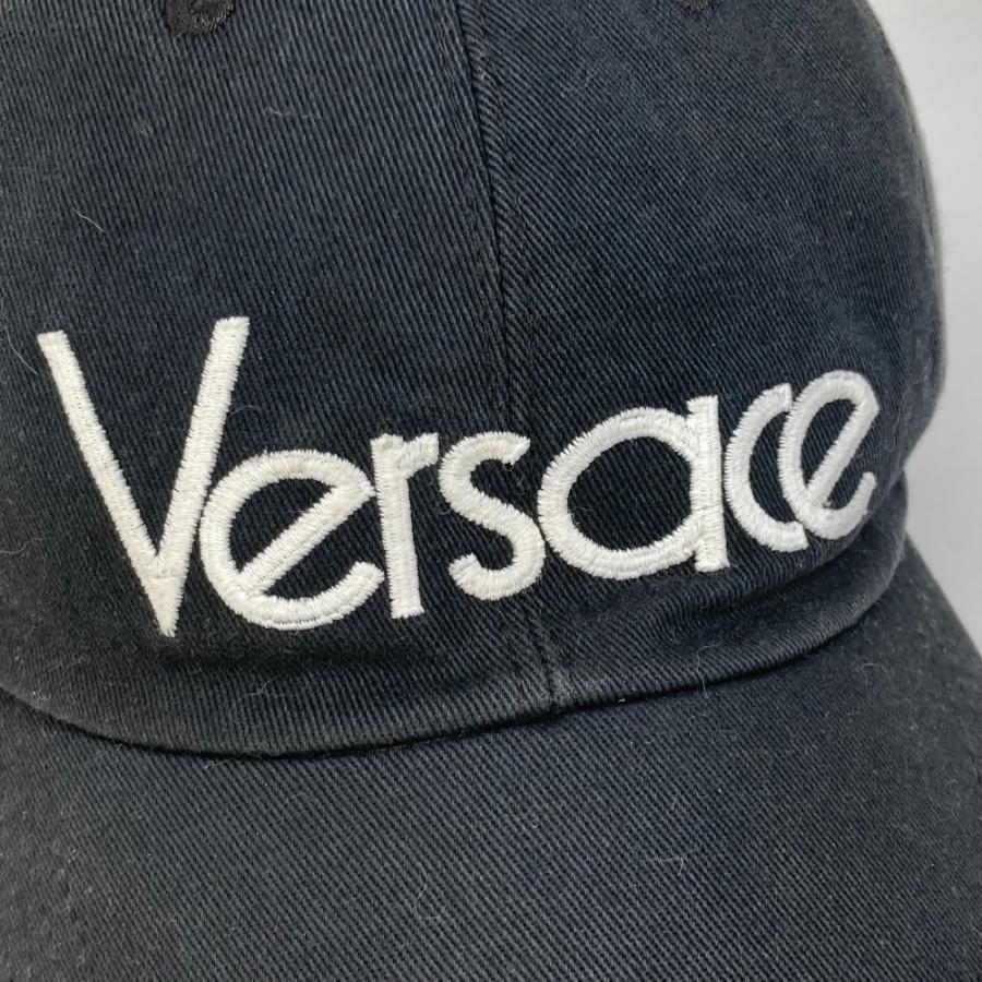 関税込♦VERSACE♦ロゴプリント クロップトップ VERSACE ヴェルサーチ ロゴ 帽子 キャップ帽 キャップ コットン