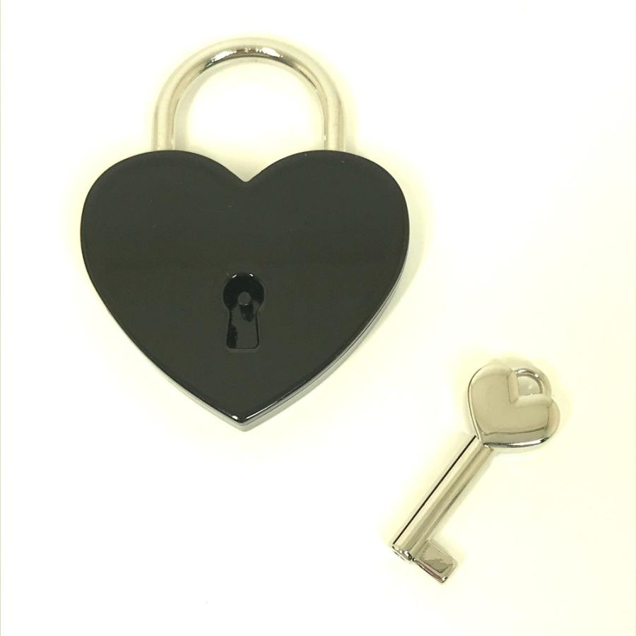 ブランド古着　SAINT LAURENT サンローランパリ　ハート型　キーリング SAINT LAURENT PARIS サンローランパリ ロゴ ハート バッグチャーム 鍵