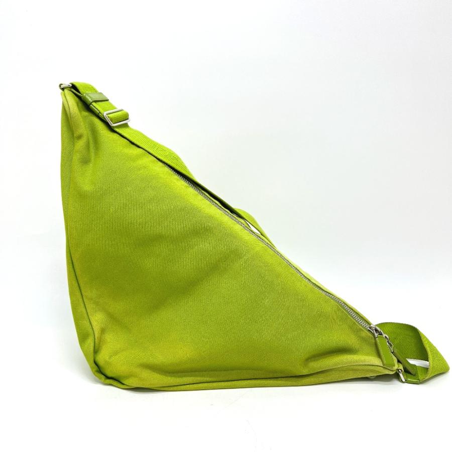 PRADA プラダ 2VY007 エンボスロゴトライアングル カバン バッグ ショルダー 斜め掛け ショルダーバッグ グリーン レディース【中古】 | PRADA | 01