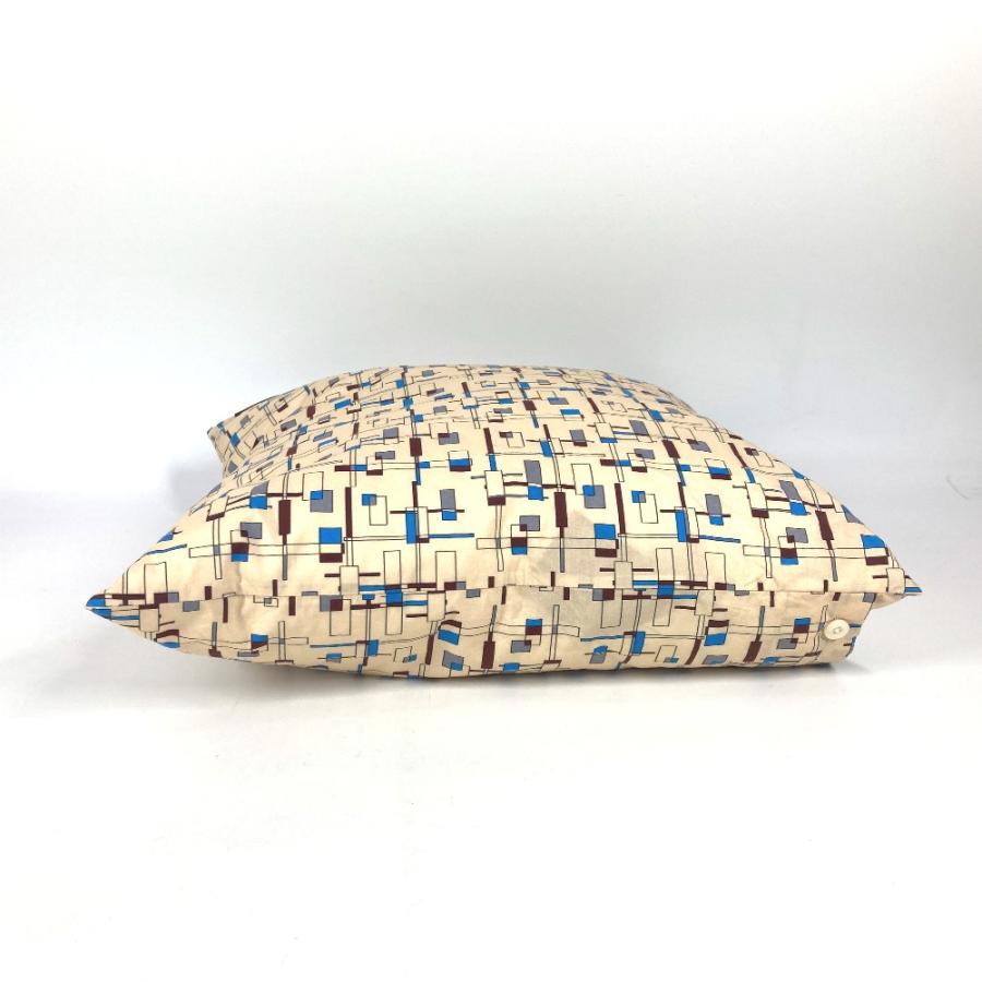 PRADA プラダ ロゴ ピロー 枕 インテリア クッション ベージュ ユニセックス【中古】 | PRADA | 02