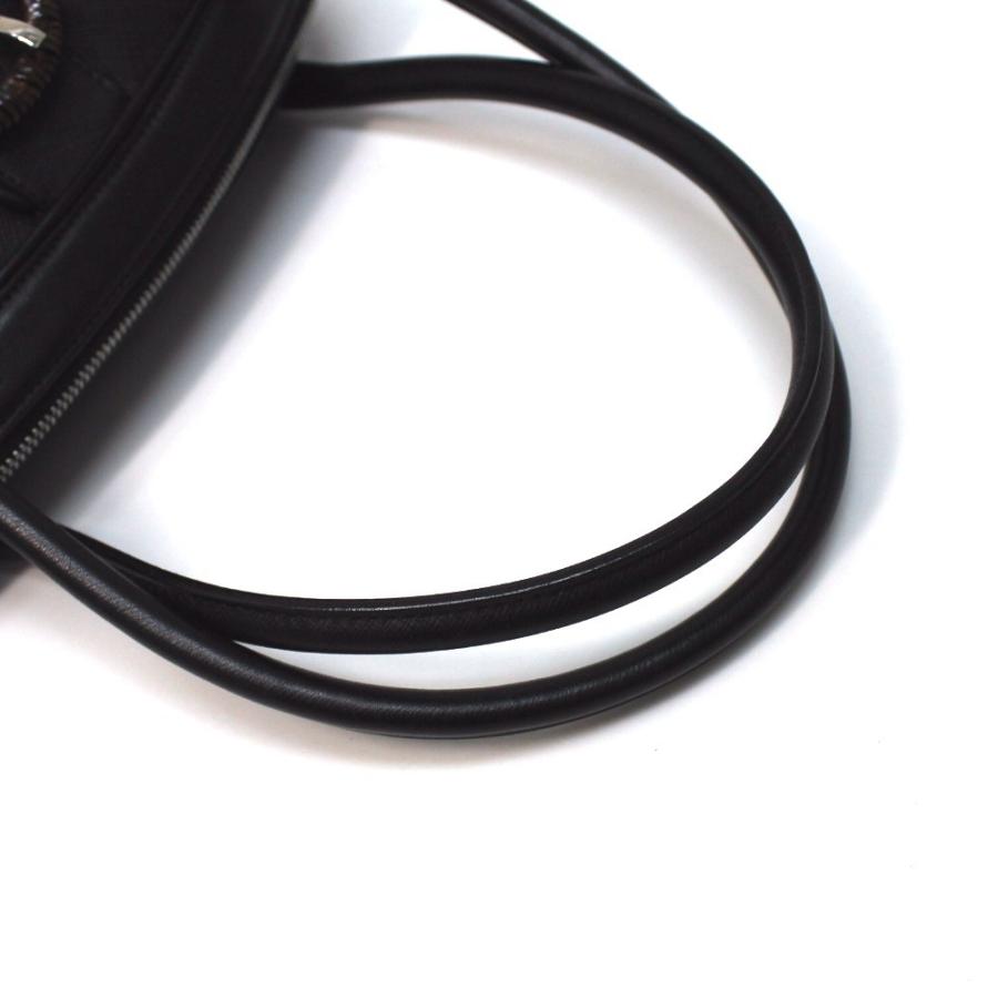 Salvatore Ferragamo サルヴァトーレフェラガモ セミショルダーバッグ ガンチーニ ショルダーバッグ |  | 07