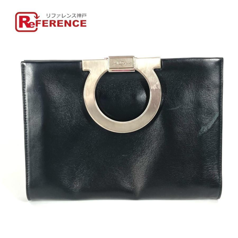 Salvatore Ferragamo サルヴァトーレフェラガモ ビッグ ガンチーニ ロゴ ポーチ カバン クラッチバッグ ブラック ユニセックス【中古】 | 