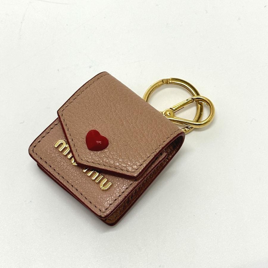 美品 MIUMIU ミュウミュウ 5TT106 マドラスラブ airpodsケース ネックストラップ付 アップル エアポッズ apple  ピンク 【中古】 | miu miu | 01