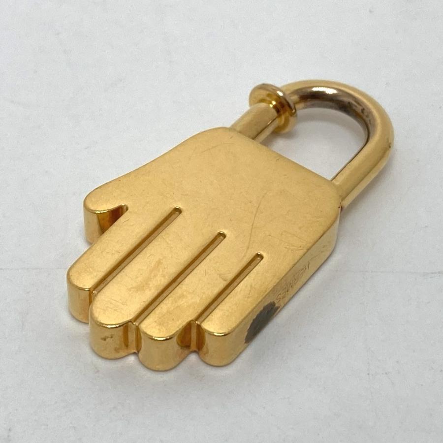 エルメス　ハンドモチーフ　カデナ　チャーム　2002年限定　ゴールド　美品 HERMES（エルメス） 2002年限定 ハンドモチーフ カデナ メタル