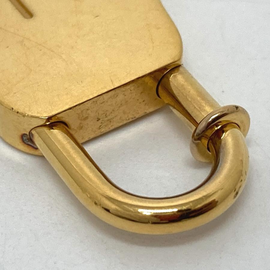 エルメス　ハンドモチーフ　カデナ　チャーム　2002年限定　ゴールド　美品 HERMES（エルメス） 2002年限定 ハンドモチーフ カデナ メタル