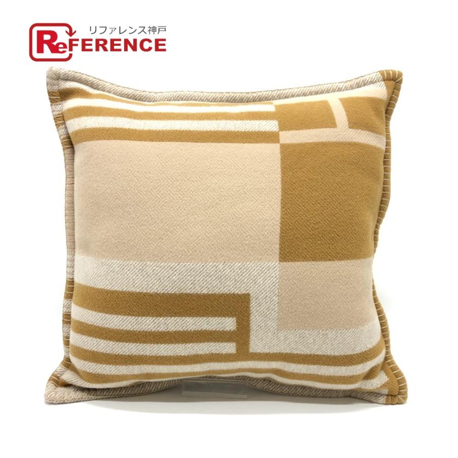 未使用 HERMES エルメス イターク クッション ベージュ ユニセックス【中古】 | HERMES