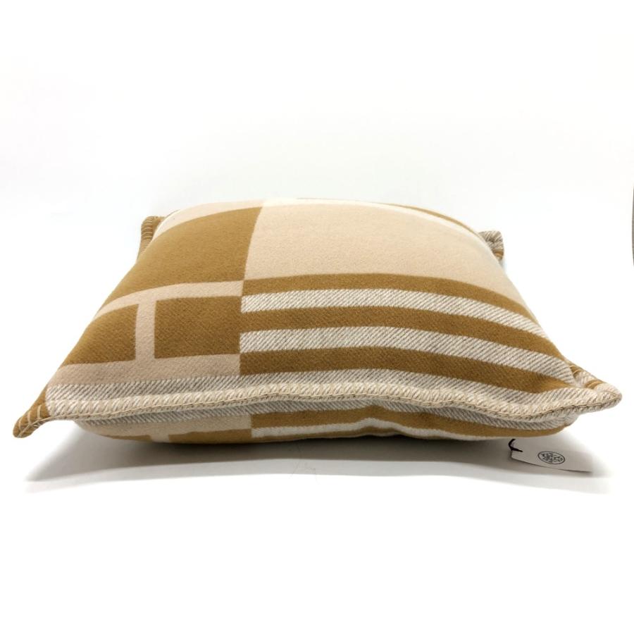 未使用 HERMES エルメス イターク クッション ベージュ ユニセックス【中古】 | HERMES | 02