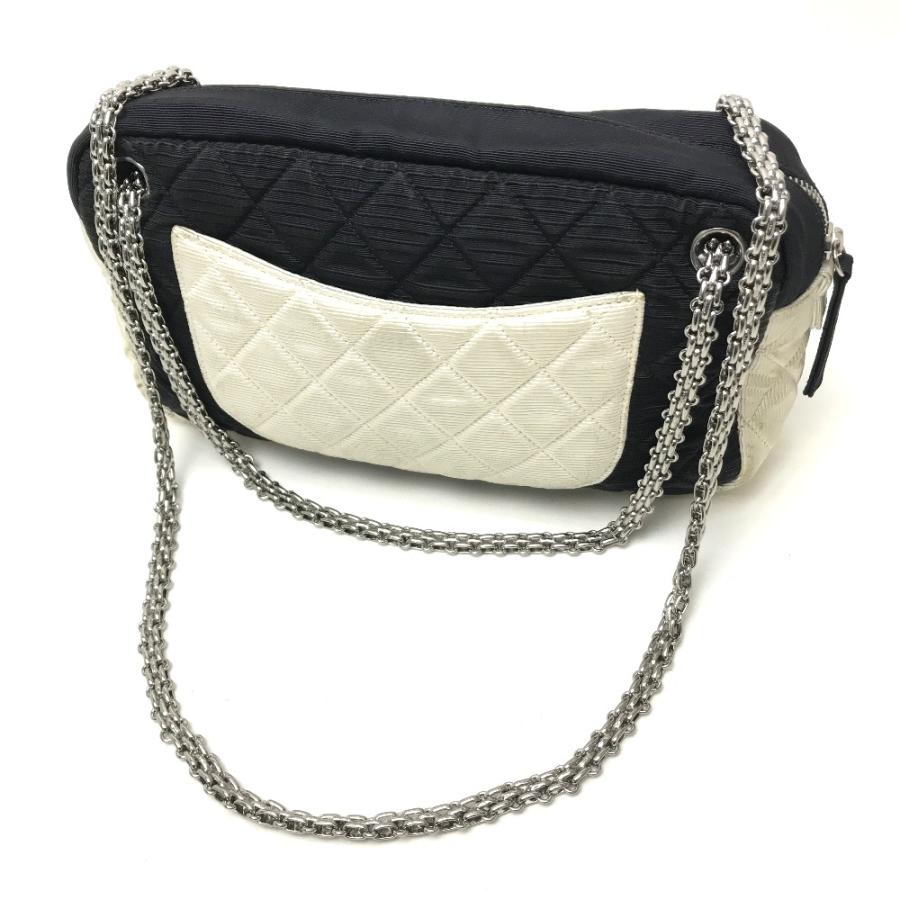 CHANEL キルティングショルダーバッグ ホワイト/ブラック 2148103313936_02.jpg