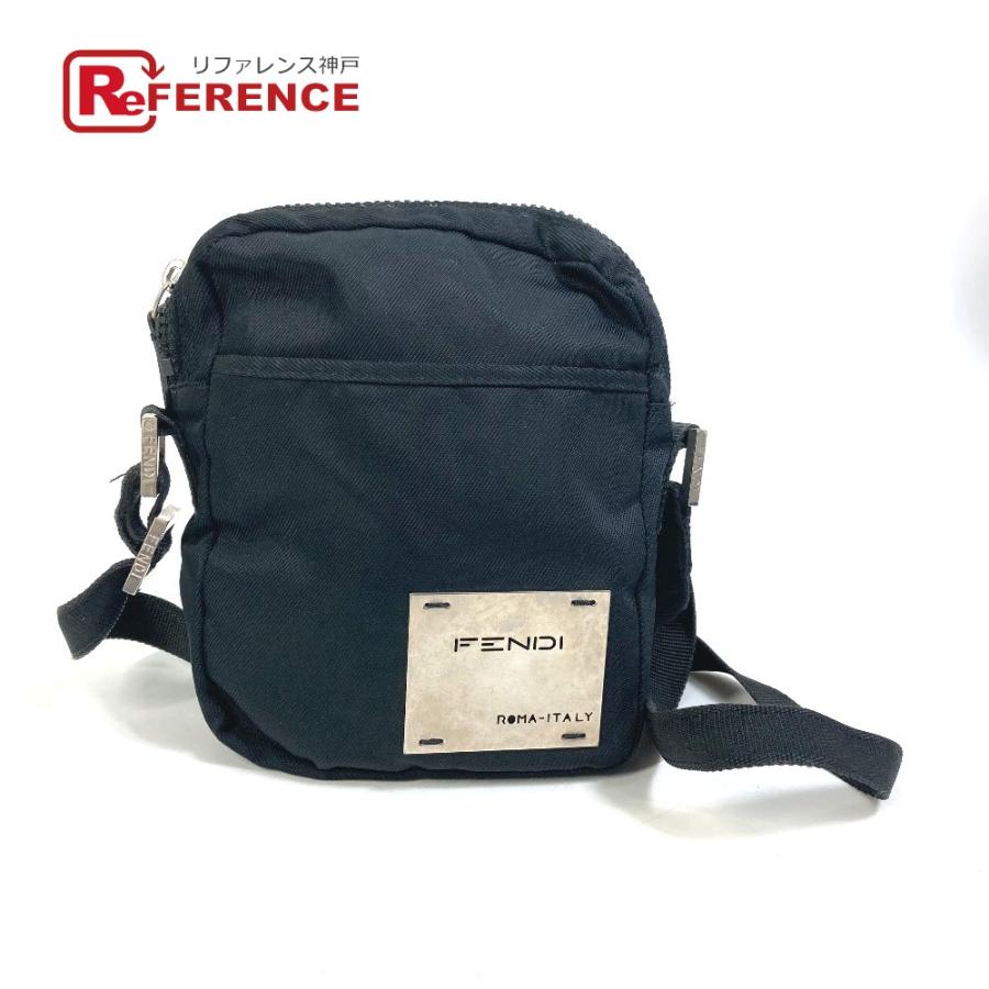 FENDI（フェンディ） ロゴ メタルプレート ポシェット 斜め掛け 