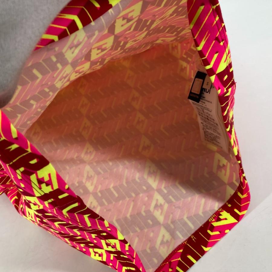FENDI（フェンディ） 美品 FS7137 ロゴ アパレル トップス 丸首 半袖T